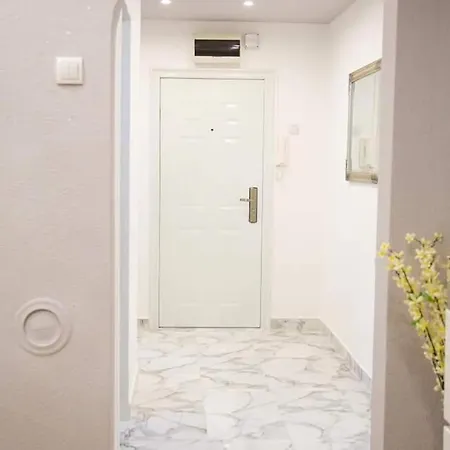 Bulevar Apartman *
