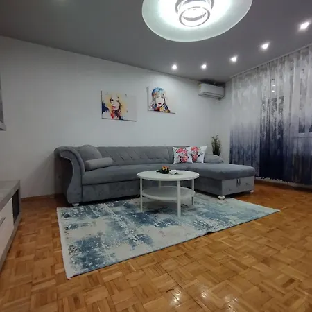 Bulevar Apartman *